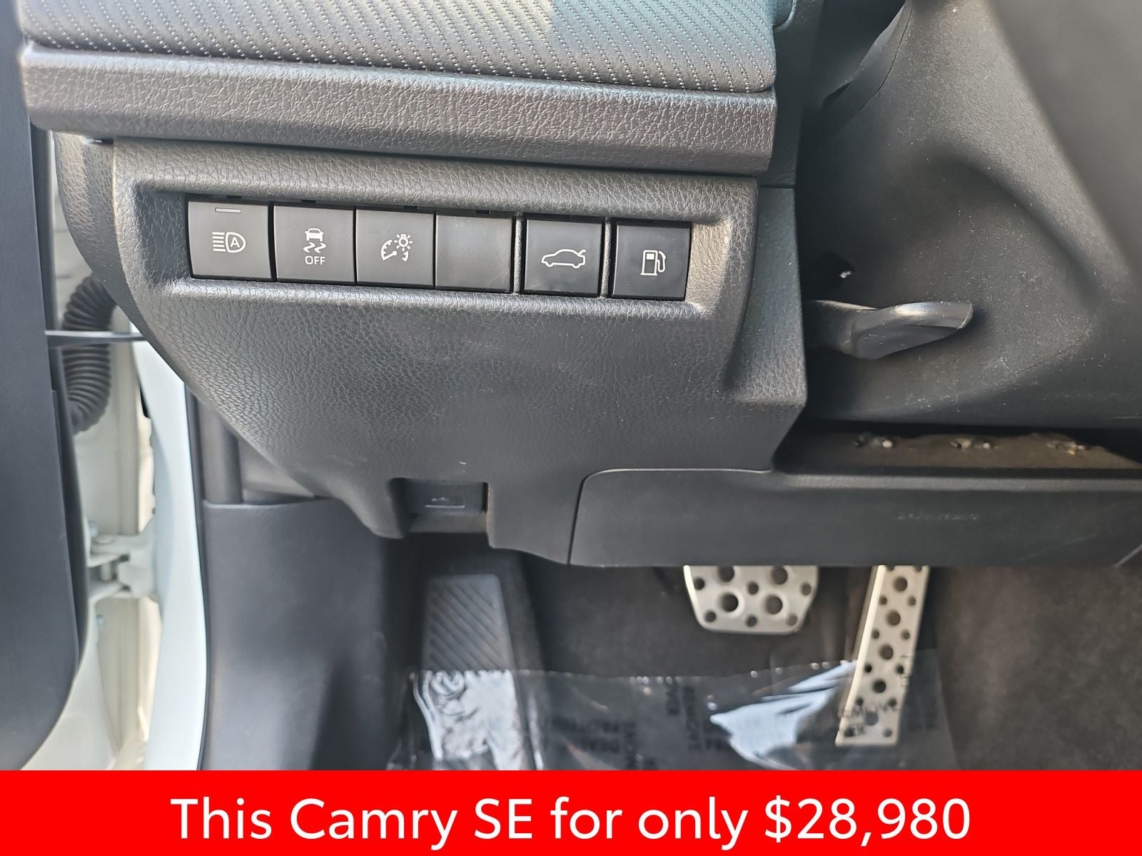 2025 Toyota Camry SE