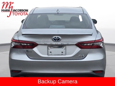 2022 Toyota Camry Hybrid XLE