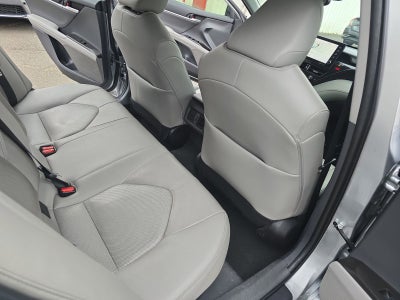 2022 Toyota Camry Hybrid XLE