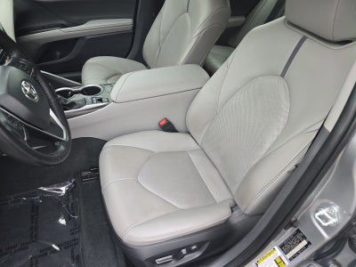 2022 Toyota Camry Hybrid XLE