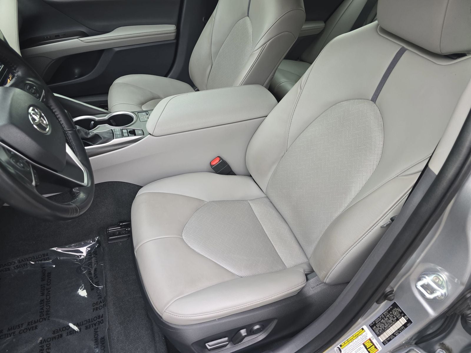 2022 Toyota Camry Hybrid XLE