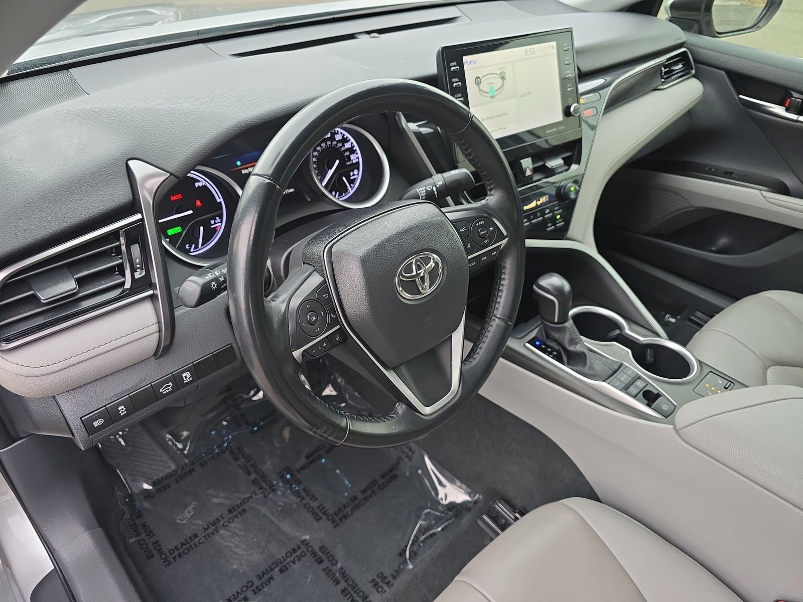 2022 Toyota Camry Hybrid XLE