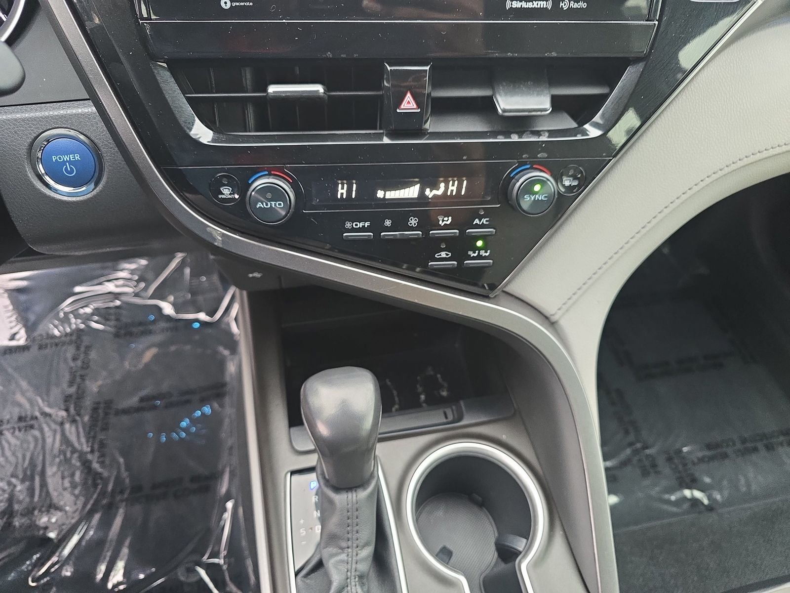 2022 Toyota Camry Hybrid XLE