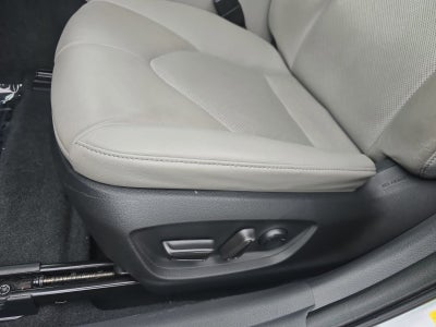 2022 Toyota Camry Hybrid XLE