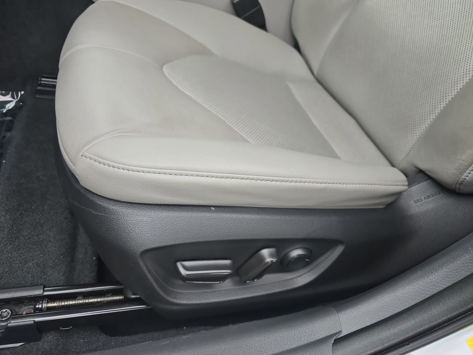 2022 Toyota Camry Hybrid XLE