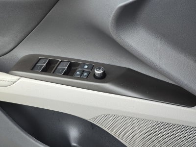 2022 Toyota Camry Hybrid XLE