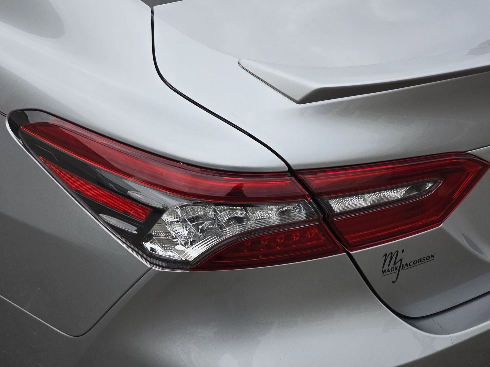 2022 Toyota Camry Hybrid XLE