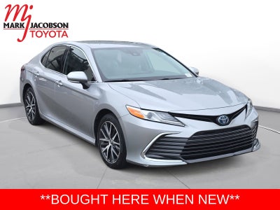 2022 Toyota Camry Hybrid XLE