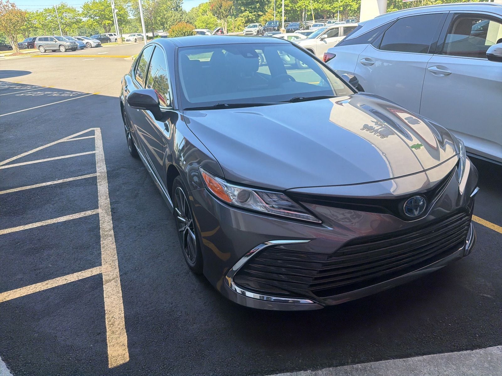 2023 Toyota Camry Hybrid XLE