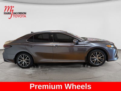 2023 Toyota Camry Hybrid XLE