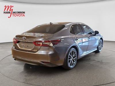 2023 Toyota Camry Hybrid XLE