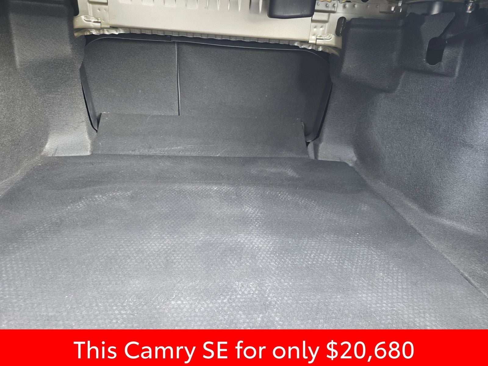 2020 Toyota Camry SE