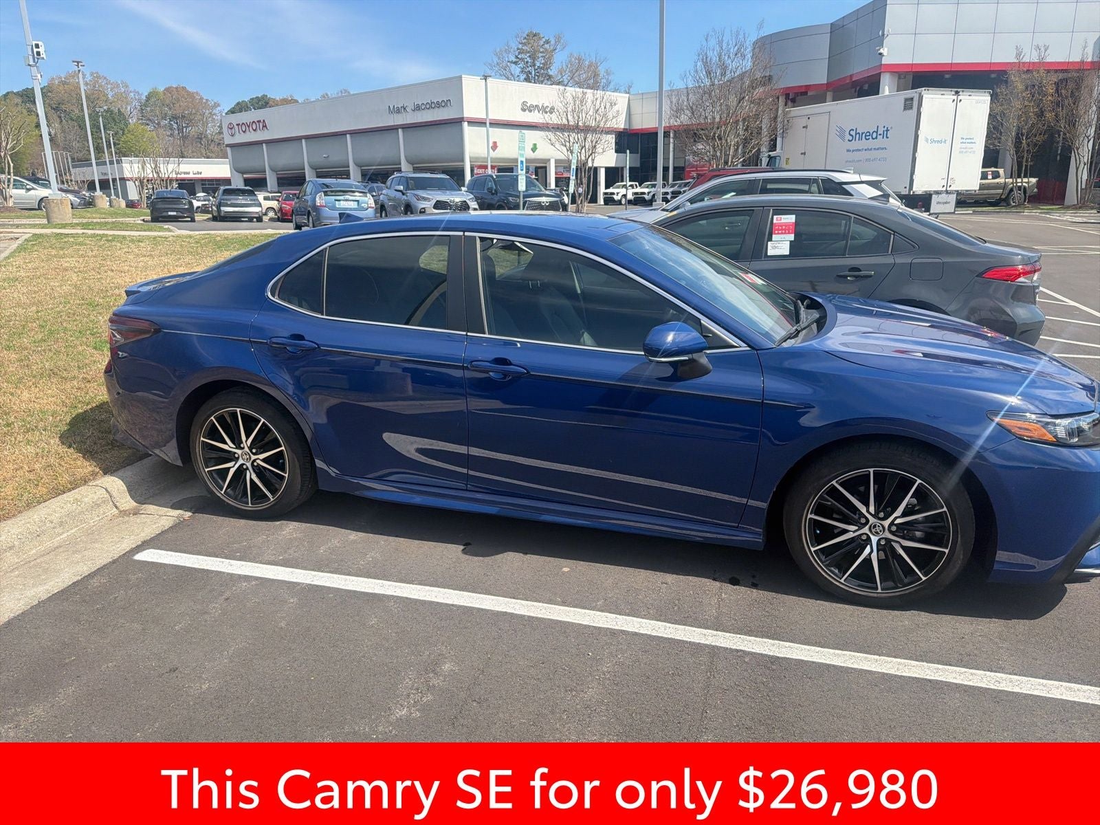 2023 Toyota Camry SE