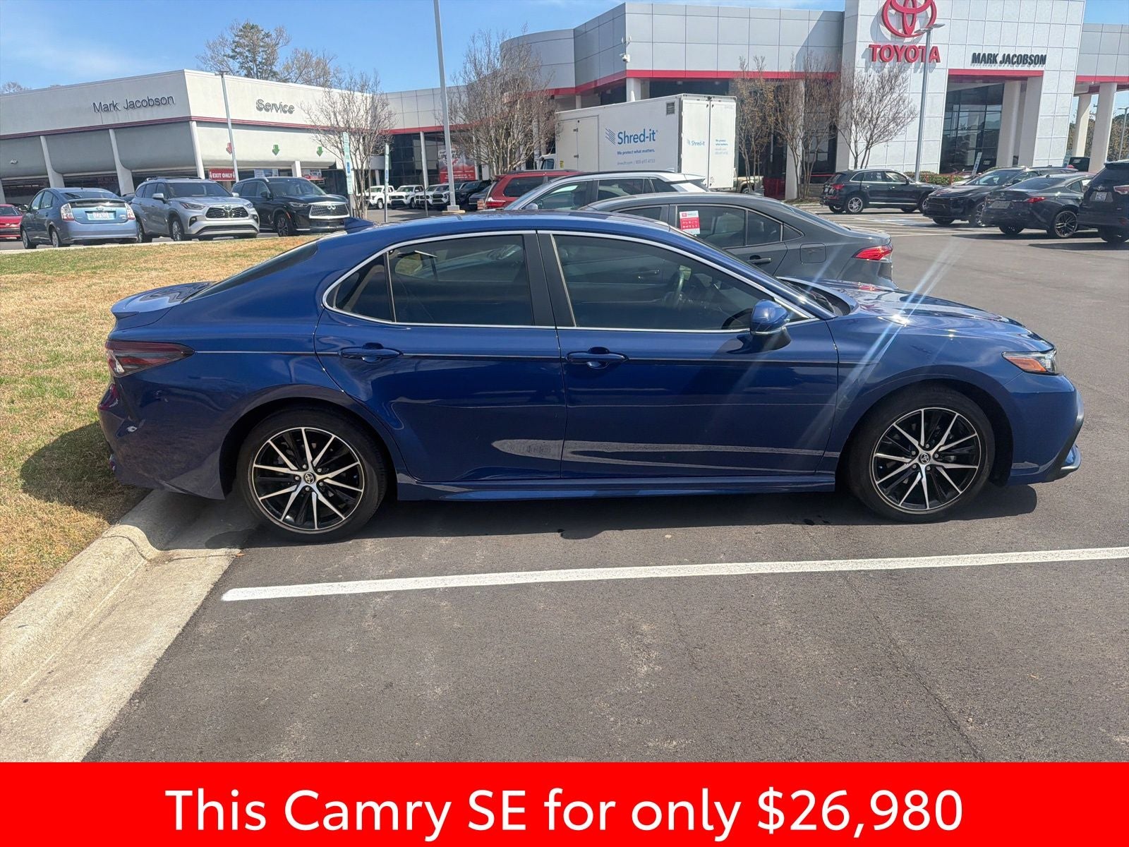 2023 Toyota Camry SE