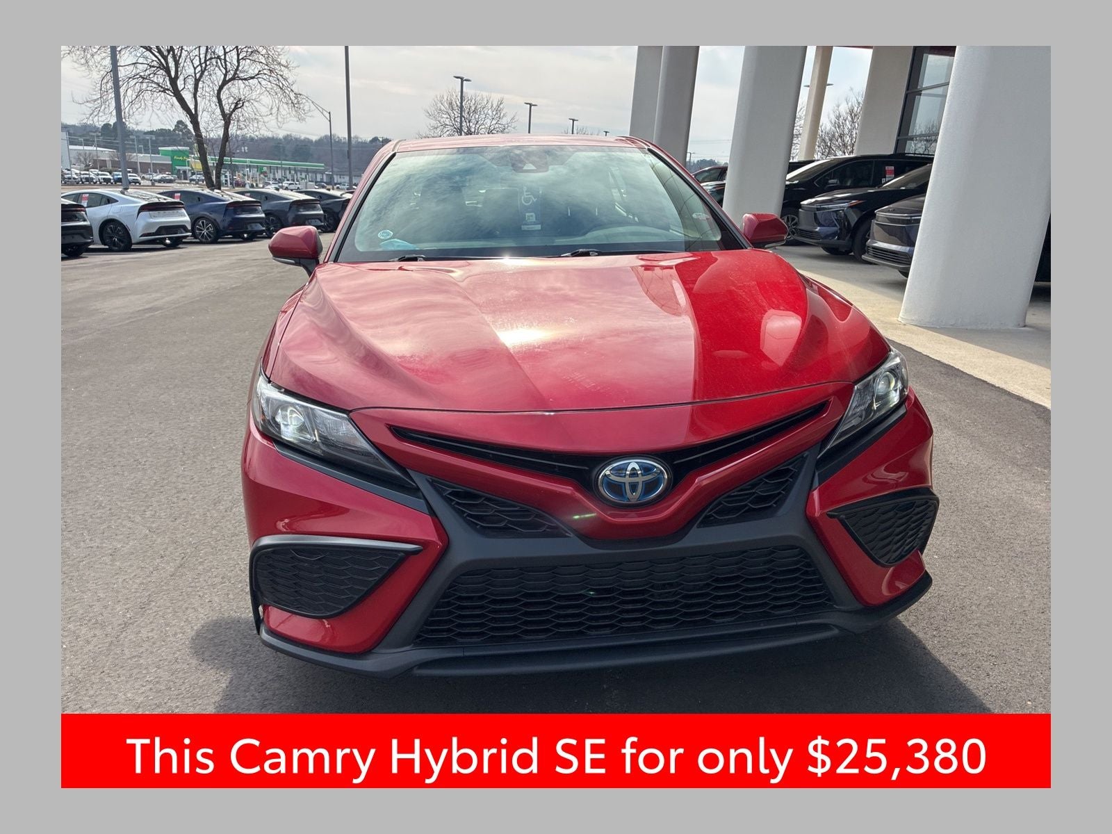 2022 Toyota Camry Hybrid SE
