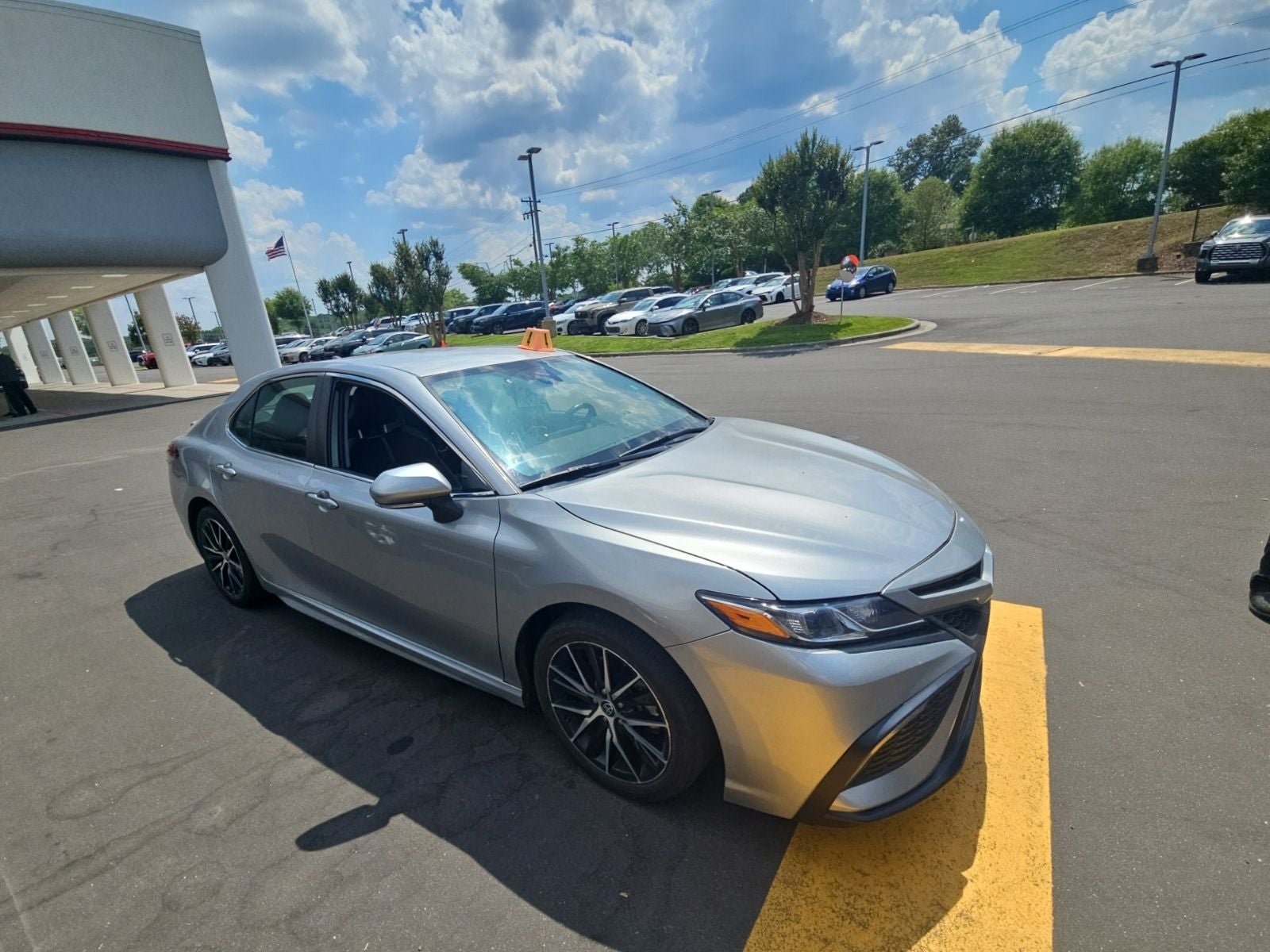 2023 Toyota Camry Hybrid SE