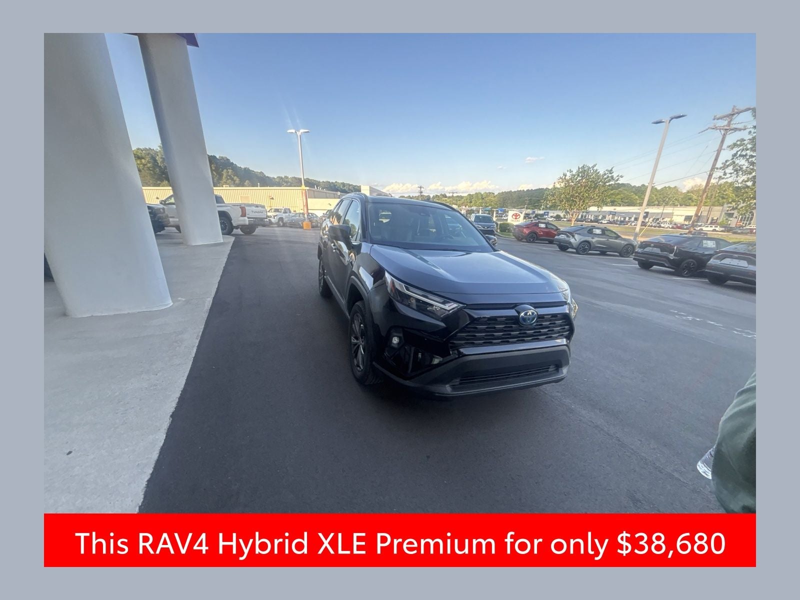 2023 Toyota RAV4 Hybrid XLE Premium