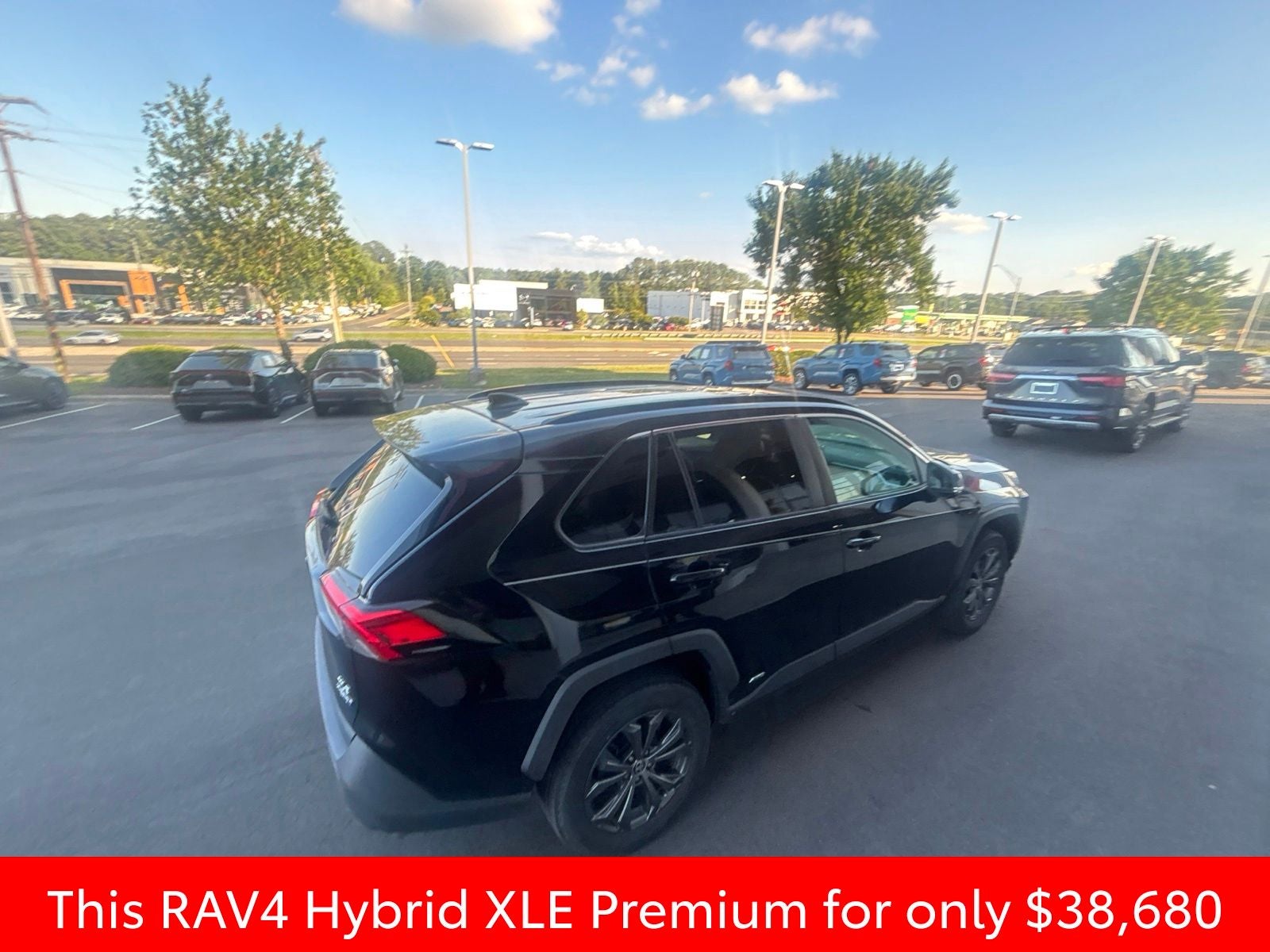 2023 Toyota RAV4 Hybrid XLE Premium