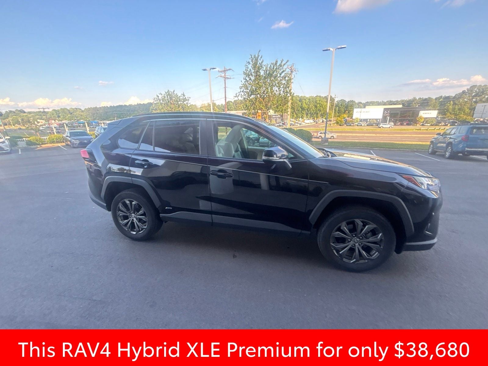 2023 Toyota RAV4 Hybrid XLE Premium