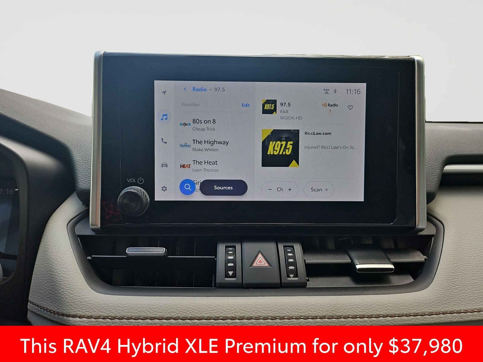 2023 Toyota RAV4 Hybrid XLE Premium