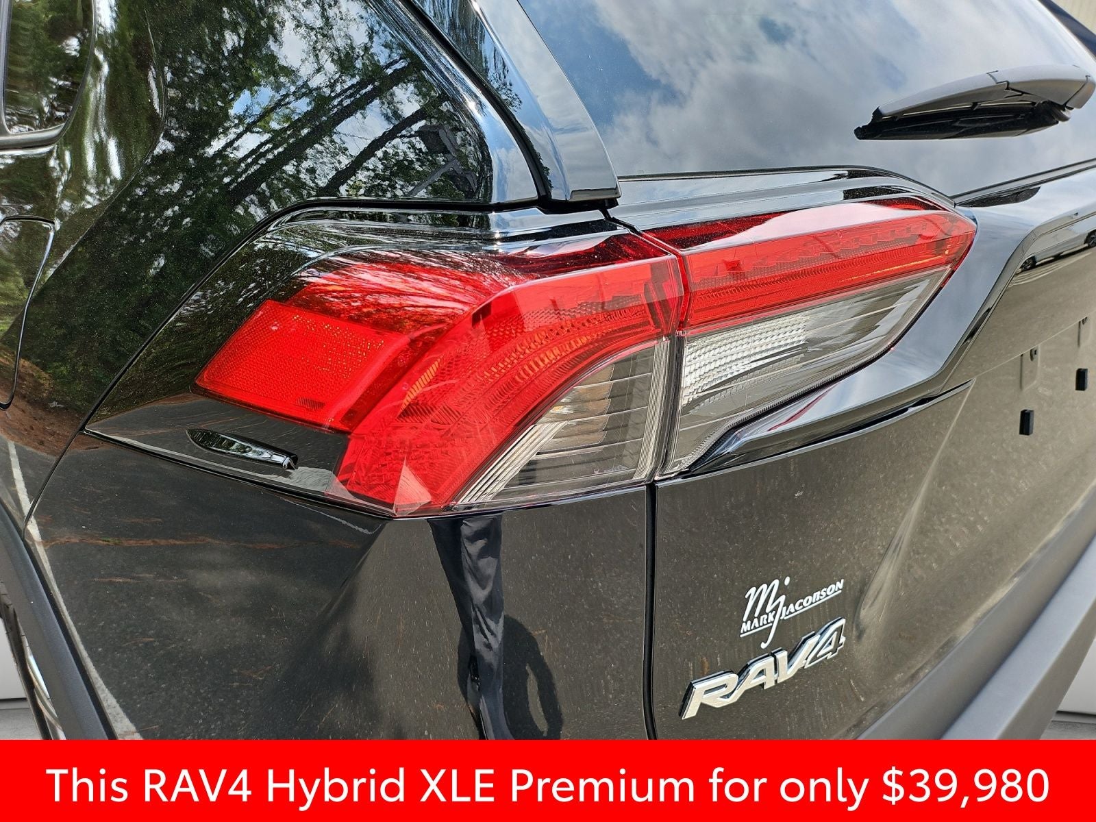 2025 Toyota RAV4 Hybrid XLE Premium