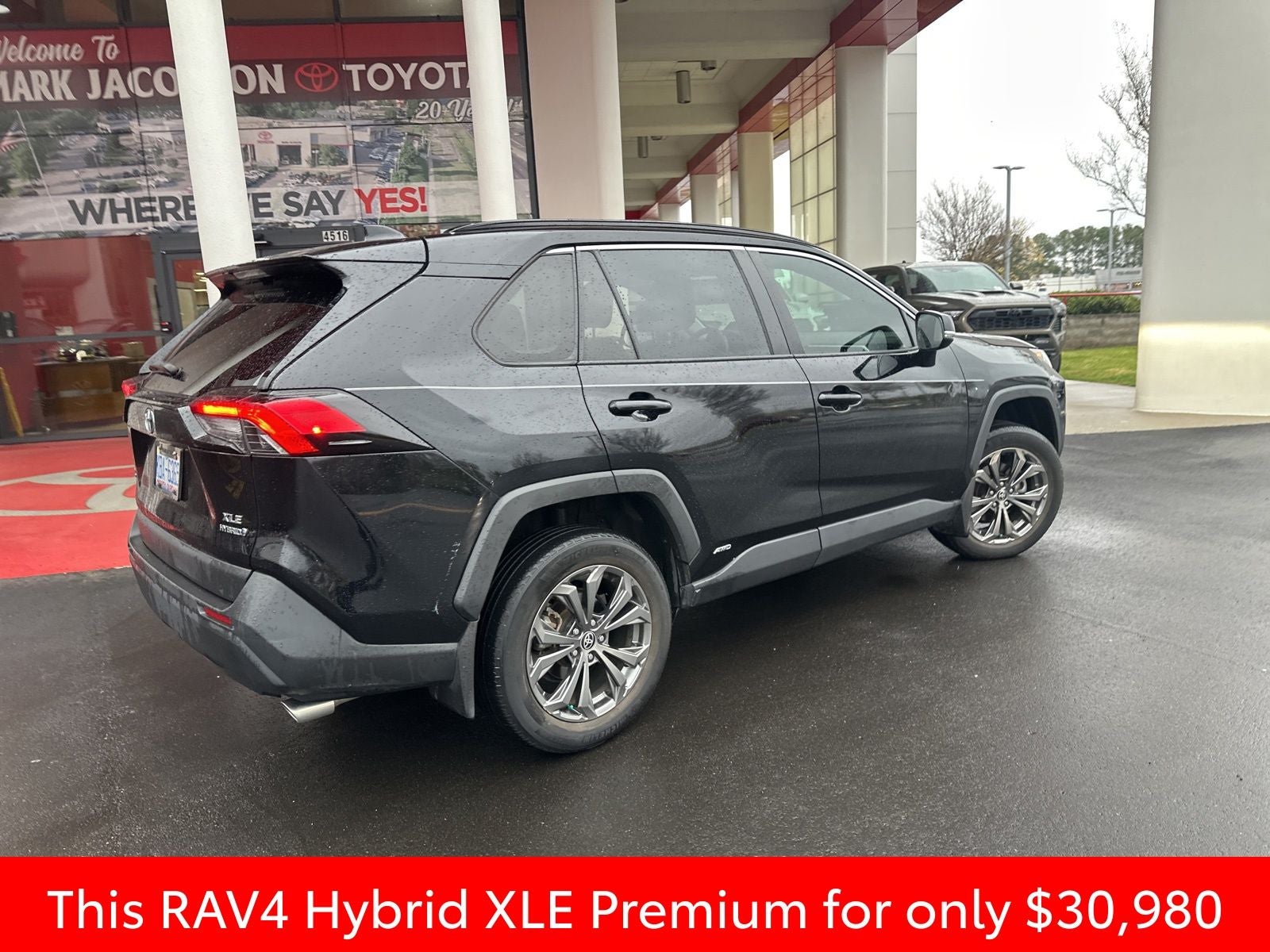 2022 Toyota RAV4 Hybrid XLE Premium