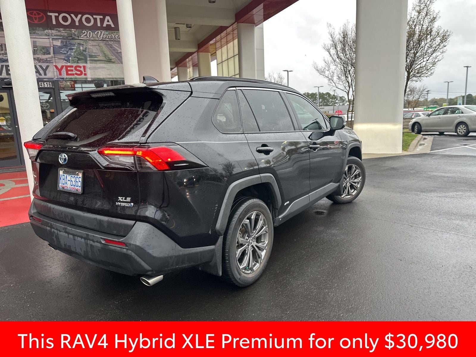 2022 Toyota RAV4 Hybrid XLE Premium