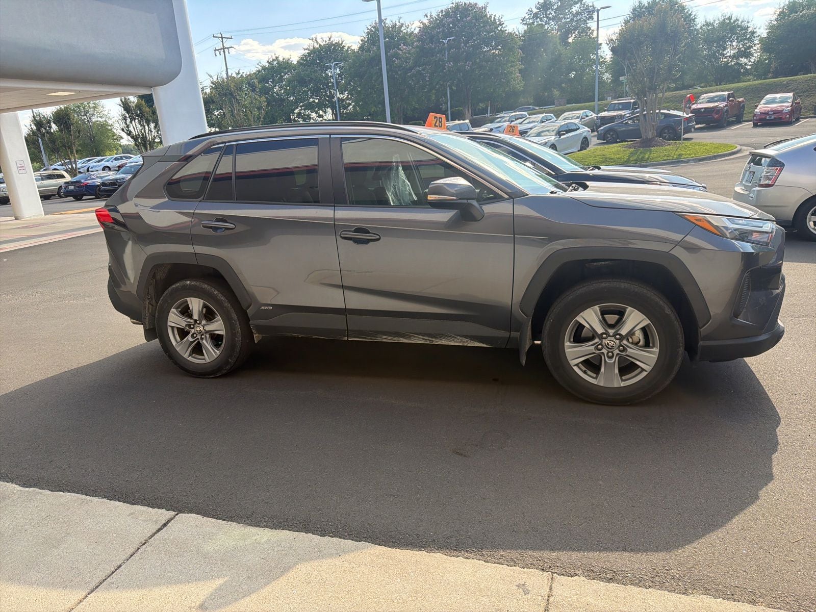 2022 Toyota RAV4 Hybrid XLE