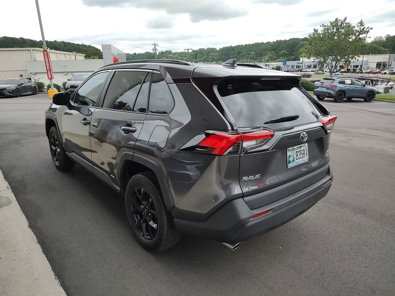2022 Toyota RAV4 Hybrid XLE