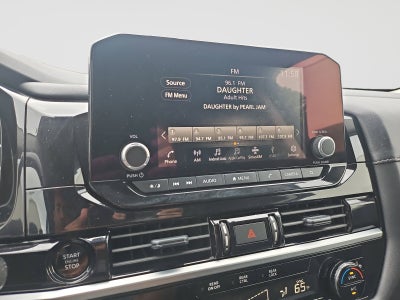 2025 Nissan Pathfinder SV