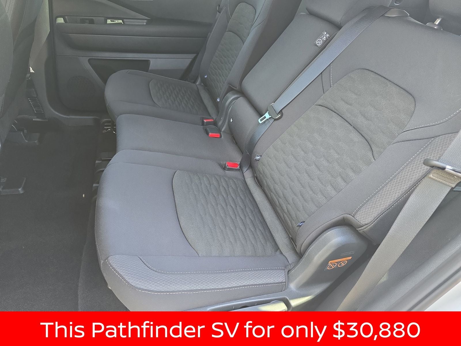 2025 Nissan Pathfinder SV
