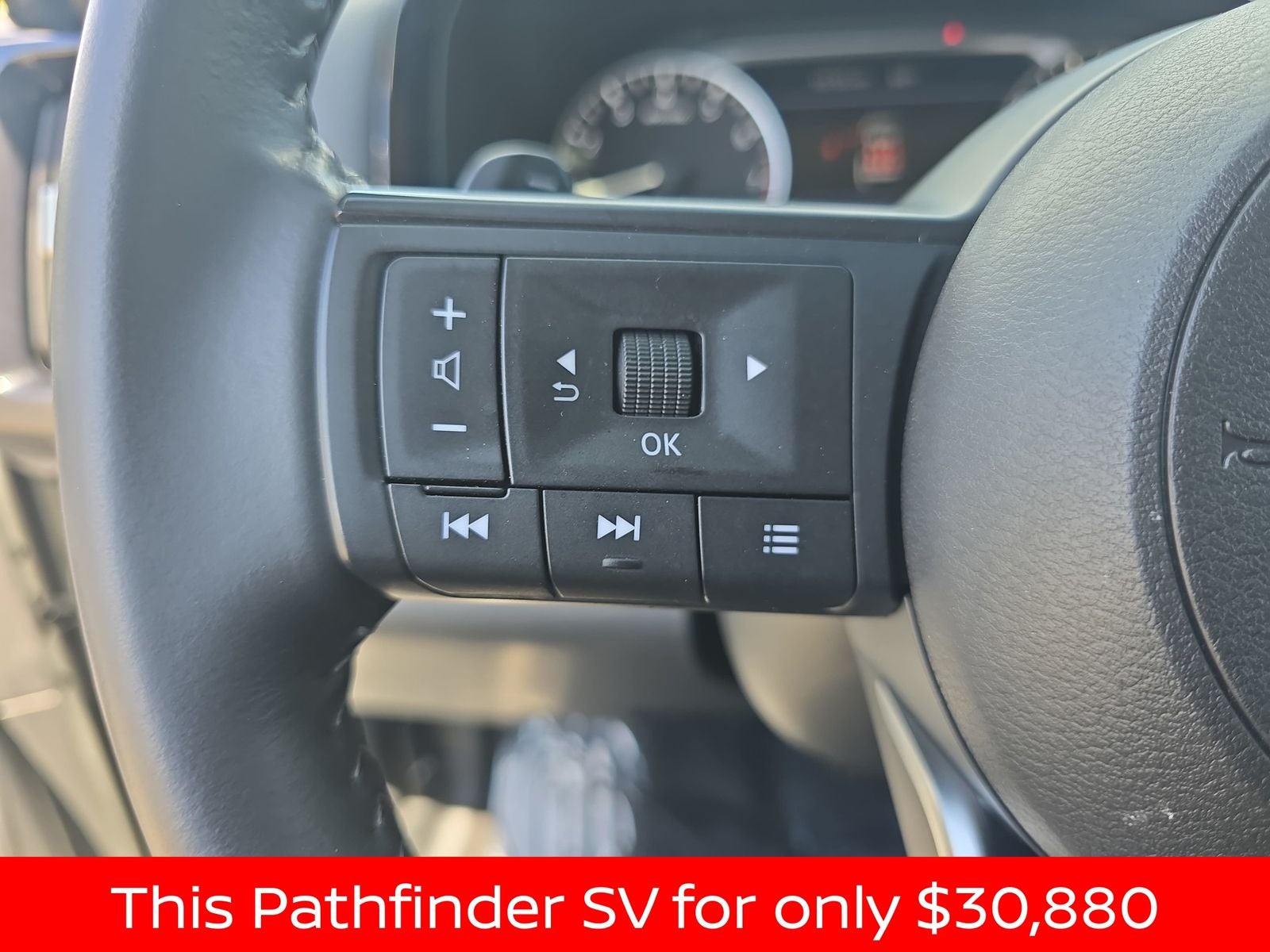 2025 Nissan Pathfinder SV