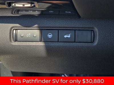 2025 Nissan Pathfinder SV