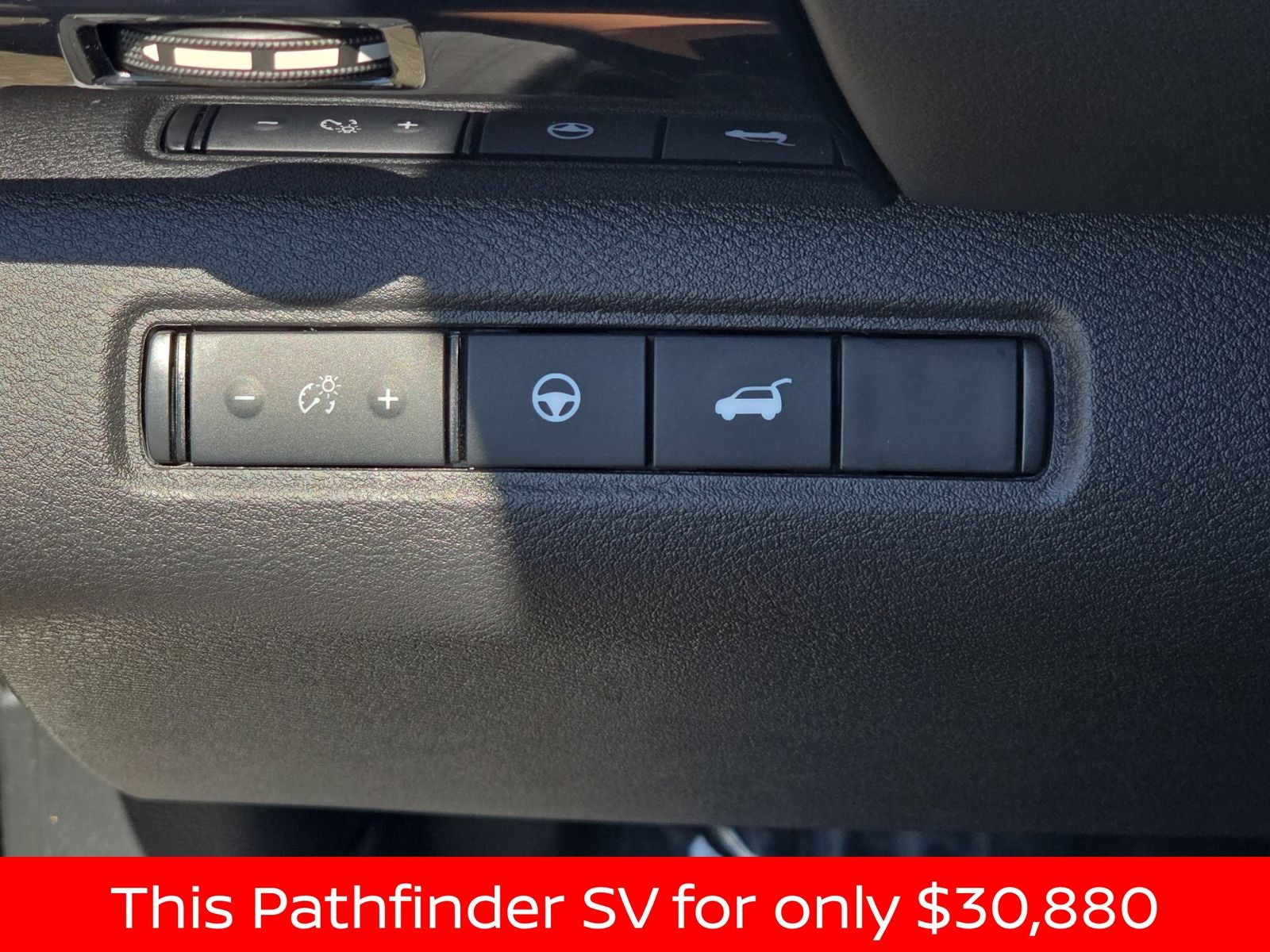 2025 Nissan Pathfinder SV