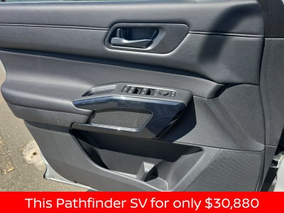 2025 Nissan Pathfinder SV