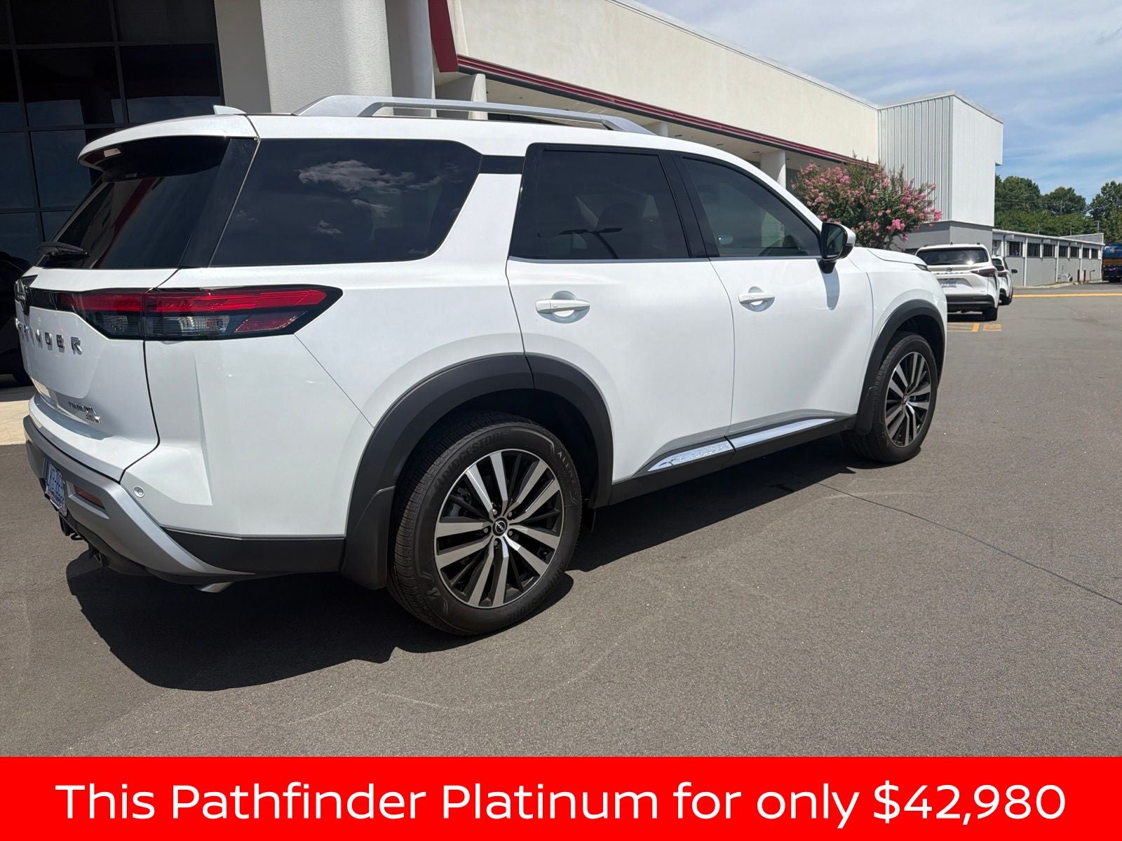 2025 Nissan Pathfinder Platinum