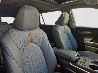 2023 Toyota Highlander Hybrid Bronze Edition