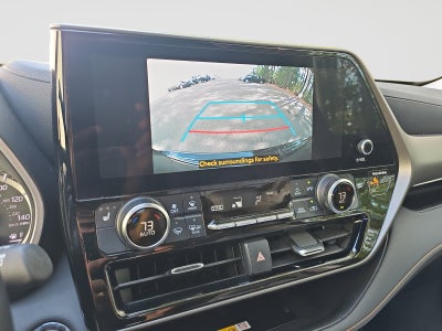 2023 Toyota Highlander Hybrid Bronze Edition