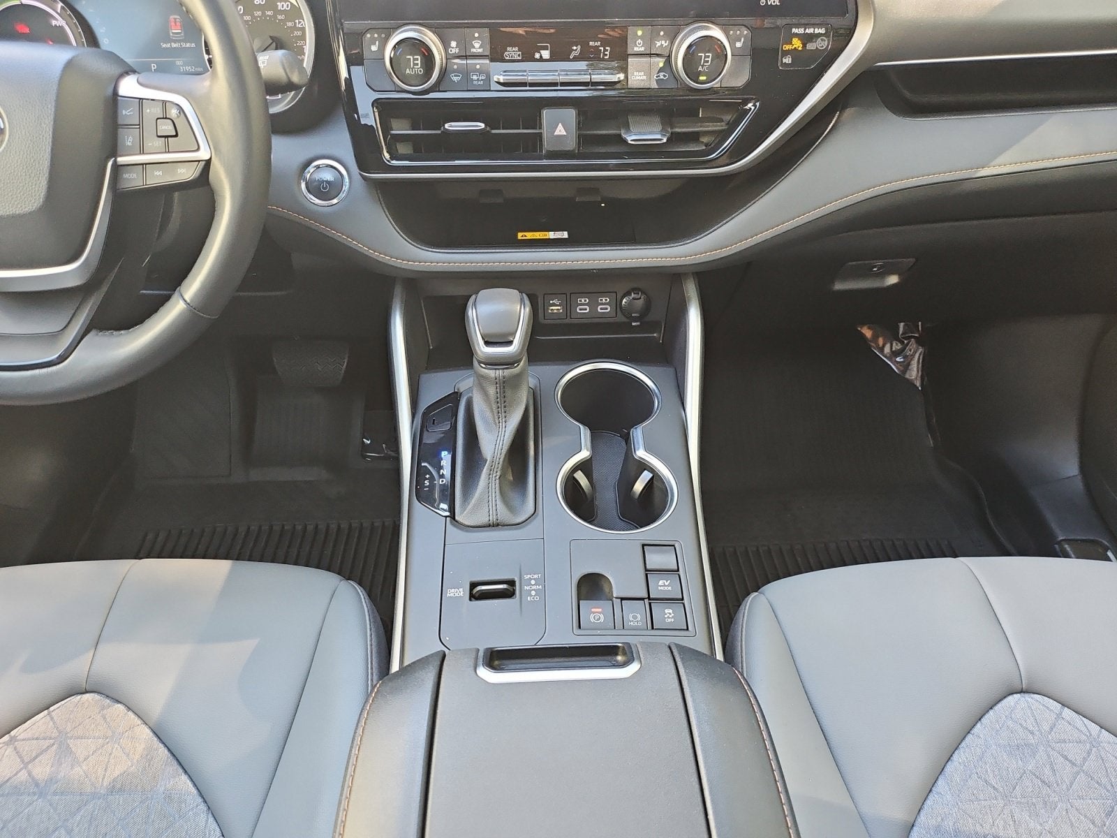 2023 Toyota Highlander Hybrid Bronze Edition