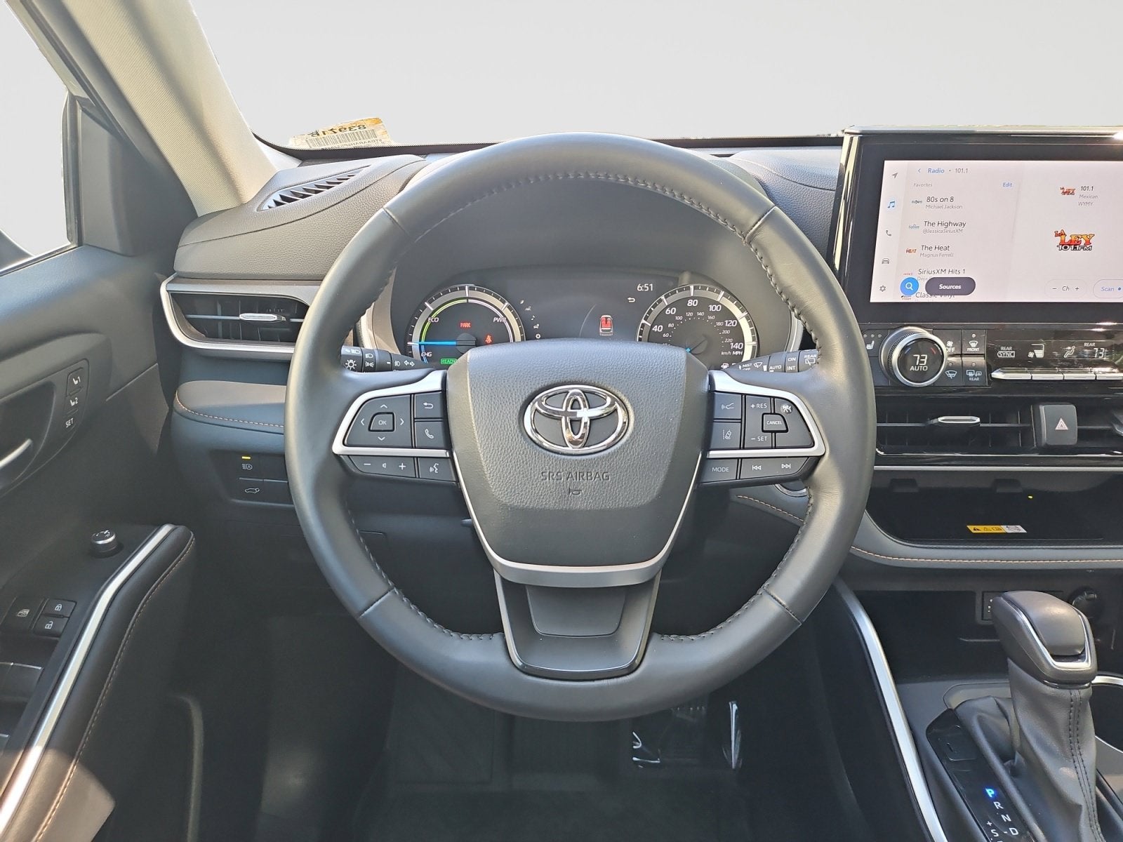 2023 Toyota Highlander Hybrid Bronze Edition