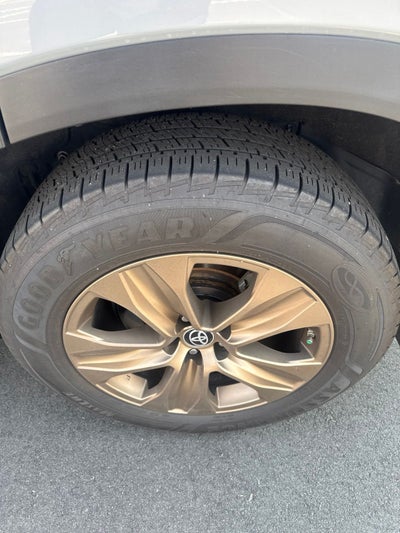 2022 Toyota Highlander Hybrid Bronze Edition