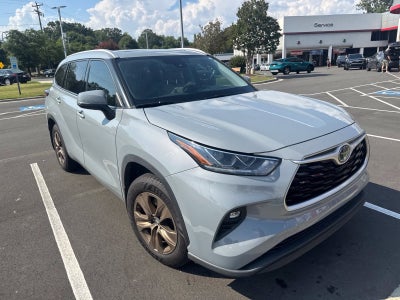 2022 Toyota Highlander Hybrid Bronze Edition