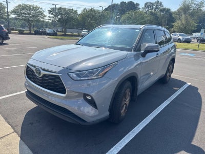 2022 Toyota Highlander Hybrid Bronze Edition