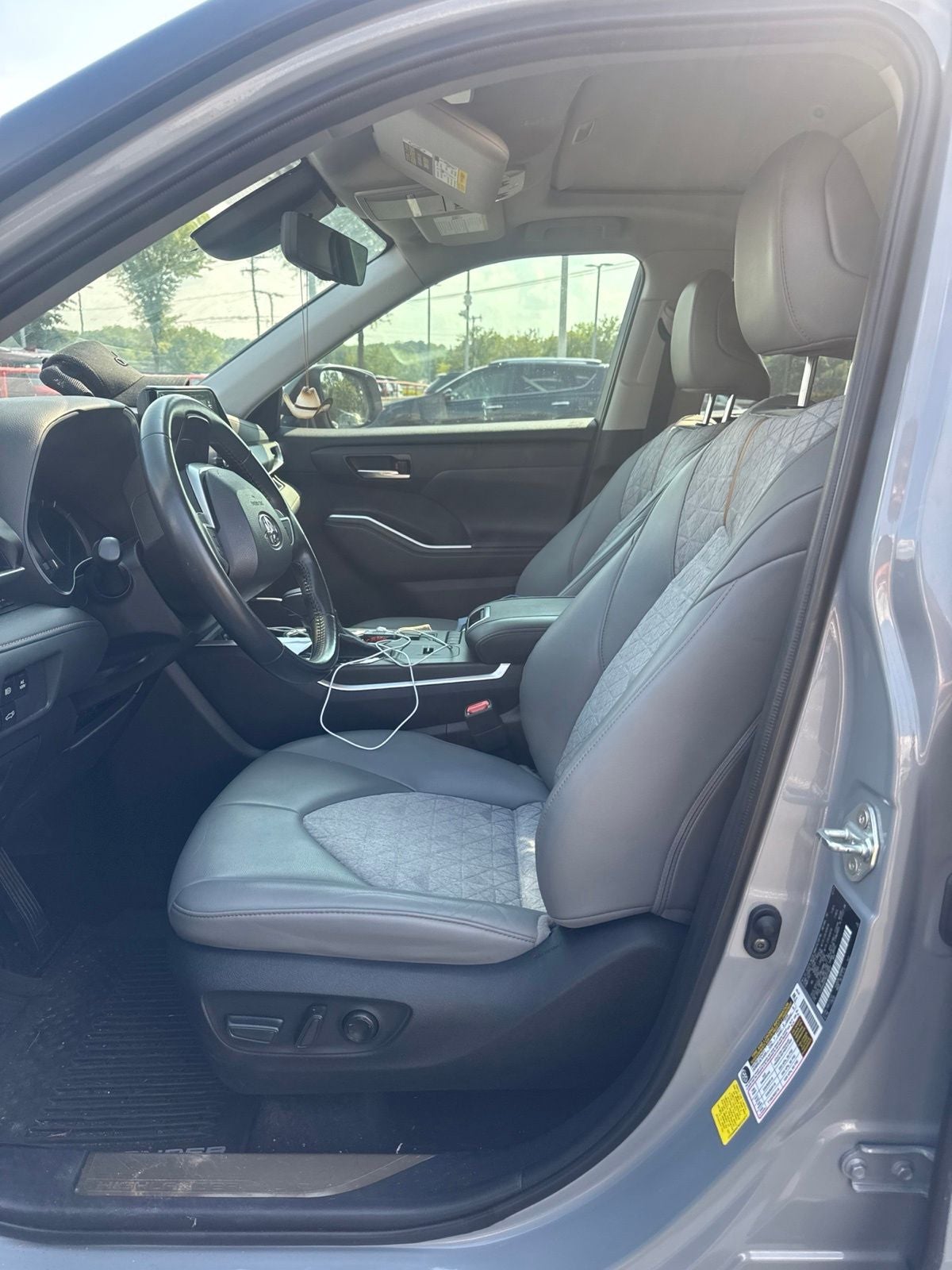 2022 Toyota Highlander Hybrid Bronze Edition