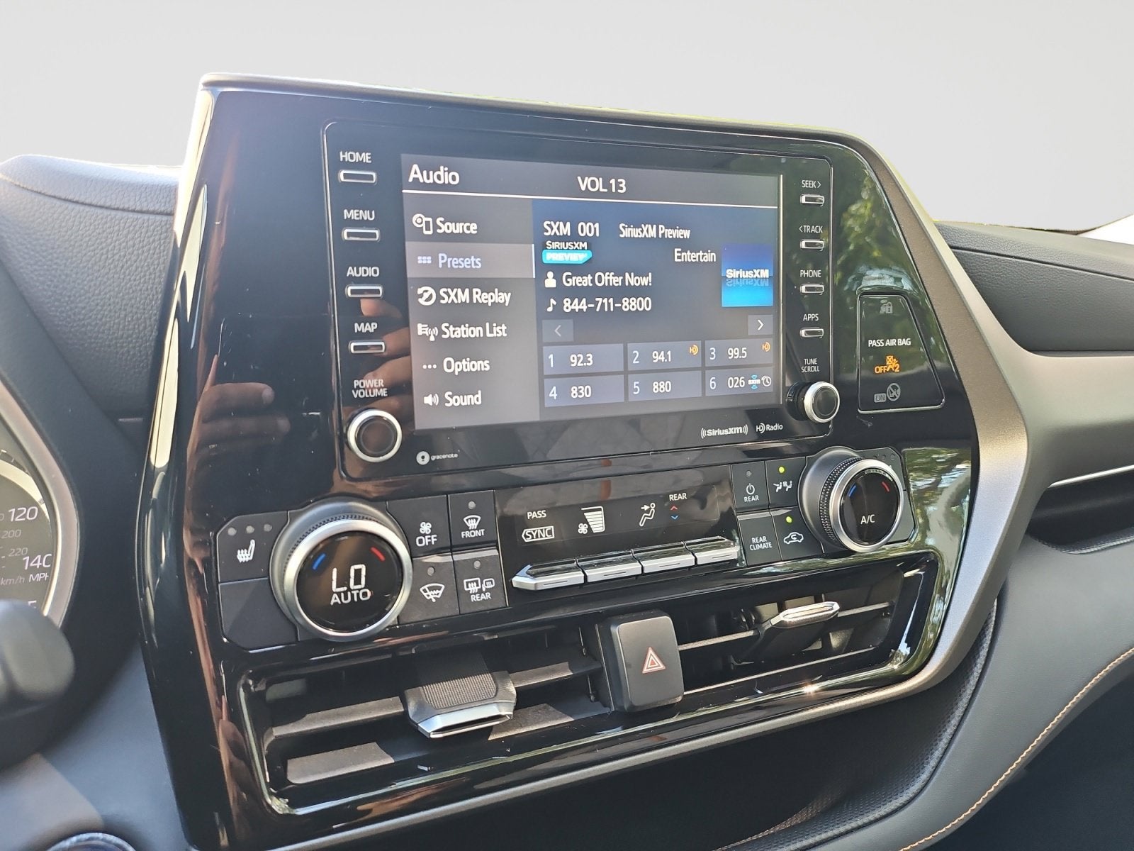 2022 Toyota Highlander Hybrid Bronze Edition