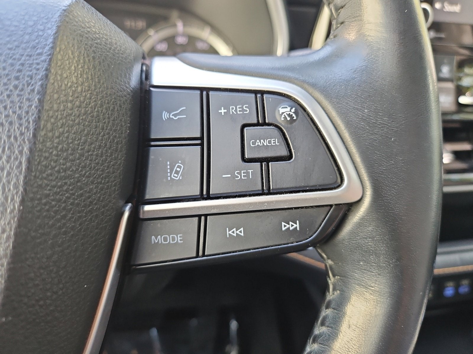 2022 Toyota Highlander Hybrid Bronze Edition