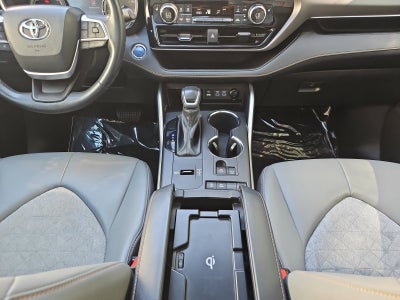 2022 Toyota Highlander Hybrid Bronze Edition