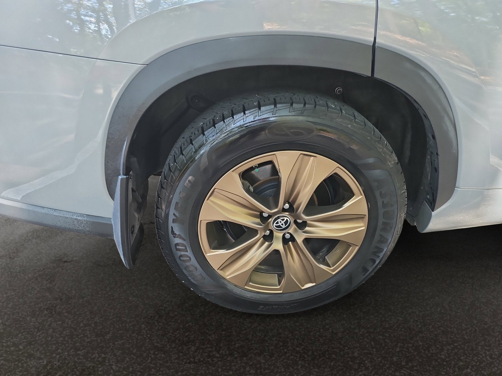 2022 Toyota Highlander Hybrid Bronze Edition