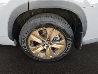 2022 Toyota Highlander Hybrid Bronze Edition