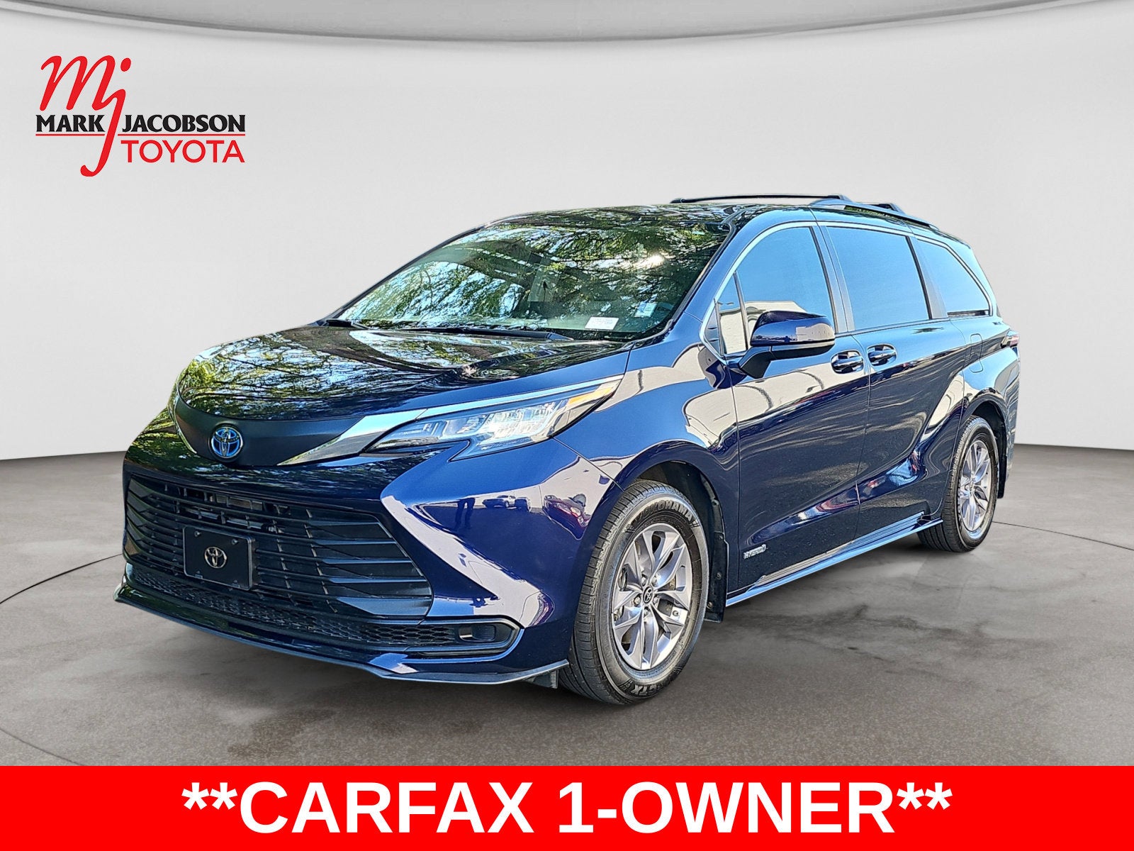 2021 Toyota Sienna LE 8 Passenger